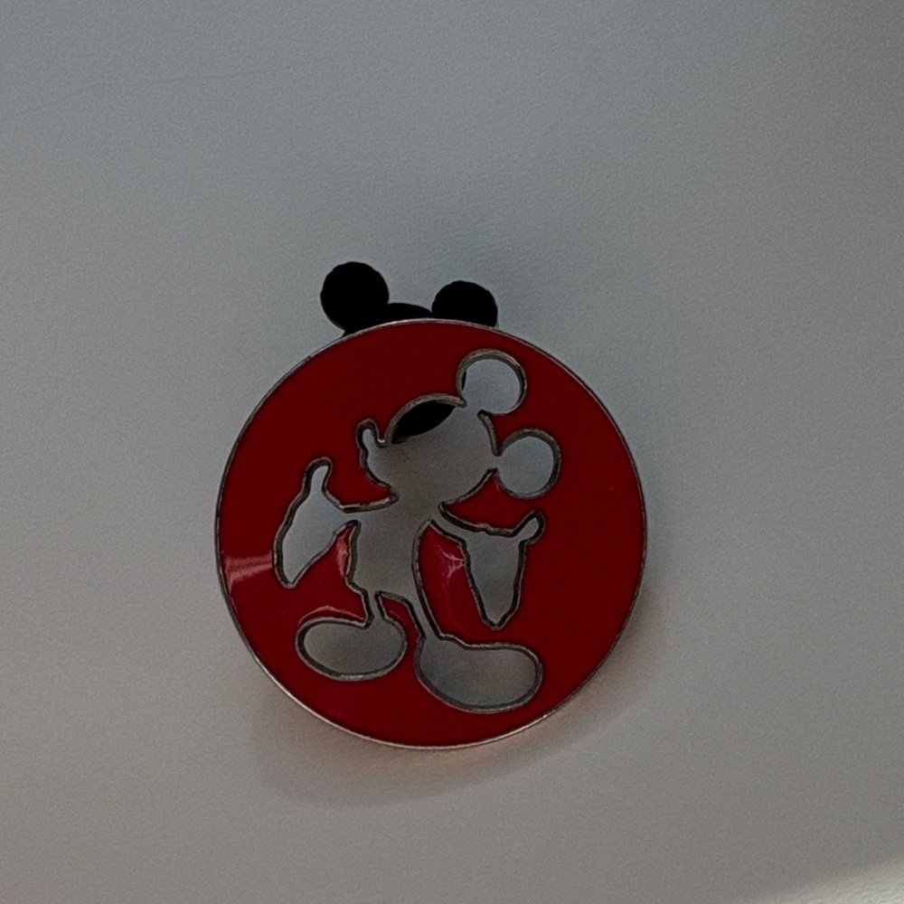Authentic Disney Trading Pin Mickey Mouse Cut-Out Silhouette Pin 2009